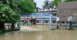 টানা বর্ষণে রাঙামাটির নিম্নাঞ্চল প্লাবিত, আশ্রয়কেন্দ্রে ৪ হাজারের বেশি মানুষ