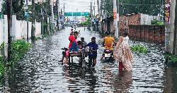 পানিতে ভাসছে জামালপুর শহর, চরম দুর্ভোগে নগরবাসী