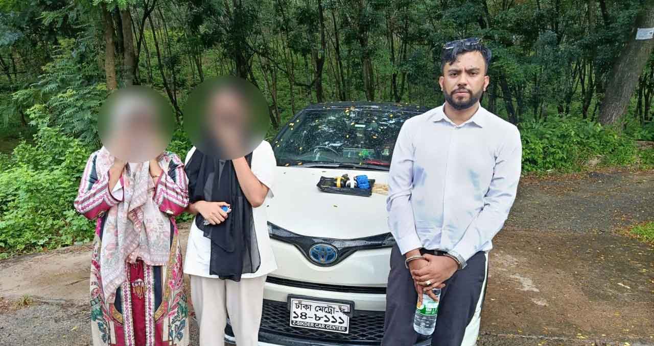স্বরাষ্ট্র মন্ত্রণালয়ের স্টিকার লাগানো প্রাইভেটকার থেকে ইয়াবা উদ্ধার, আটক ৩