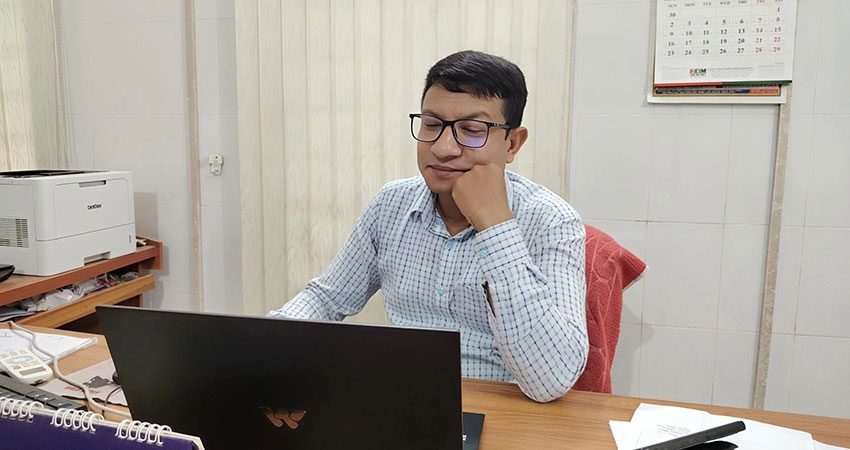 কালীগঞ্জ স্বাস্থ্য কমপ্লেক্সে আট বছরের দায়িত্ব নিয়ে প্রশ্নের পর প্রশ্ন