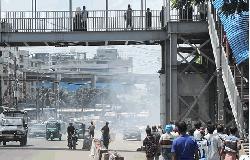 মহাখালীতে আওয়ামী লীগের মিছিলের চেষ্টা, ককটেল বিস্ফোরণ