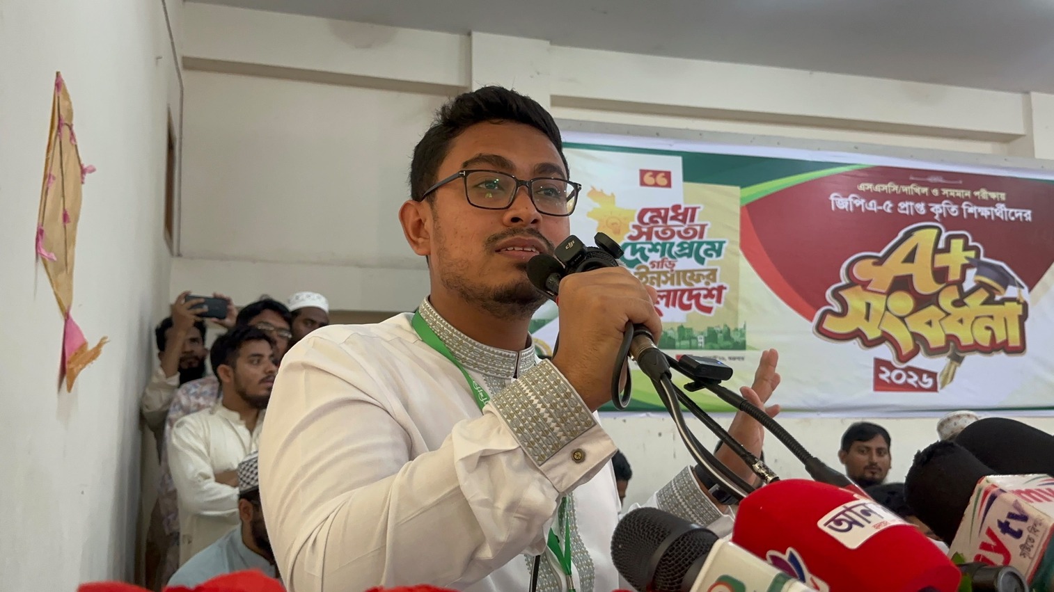 যারা বাংলাদেশকে ধারণ করে না, তাদের মাধ্যমেই বড় বড় দুর্নীতি হয়: সাদিক কায়েম