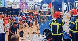 পোশাক শ্রমিক নিহতের প্রতিবাদে ঢাকা-টাঙ্গাইল মহাসড়ক অবরোধ
