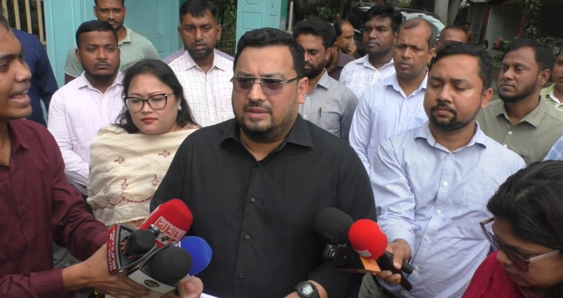 নারায়ণগঞ্জে ভূমি প্রতিমন্ত্রীর আকস্মিক পরিদর্শন: দুই এসিল্যান্ডসহ ১৮ জনকে শোকজ