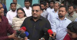 নারায়ণগঞ্জে ভূমি প্রতিমন্ত্রীর আকস্মিক পরিদর্শন: দুই এসিল্যান্ডসহ ১৮ জনকে শোকজ