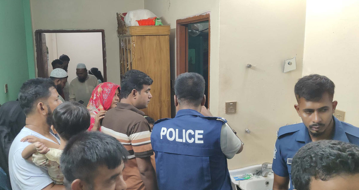 মসজিদ কমিটি নিয়ে দ্বন্দ্ব, সোনারগাঁয়ে বাড়িতে হামলা-ভাঙচুরে আহত ৪