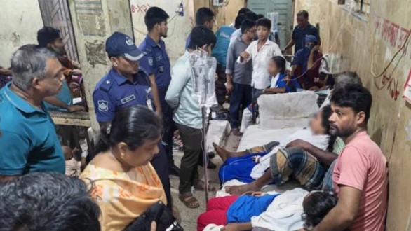 সেই বিদ্যালয়ে আবারও ২০ জন শিক্ষার্থীরা অসুস্থ সেই বিদ্যালয়ে আবারও ২০ জন শিক্ষার্থীরা অসুস্থ