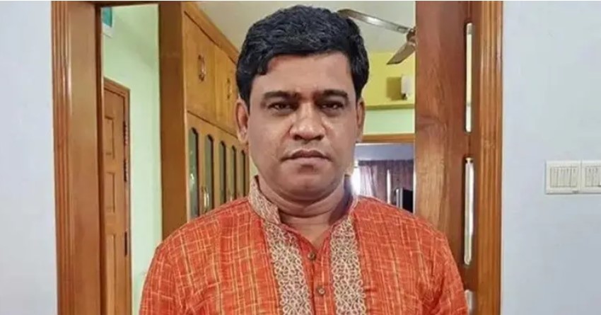 নামাজের ঘরে ঝুলছিল ব্যাংকারের মরদেহ, ঋণ-বদলি-মামলার চিরকুট নামাজের ঘরে ঝুলছিল ব্যাংকারের মরদেহ, ঋণ-বদলি-মামলার চিরকুট