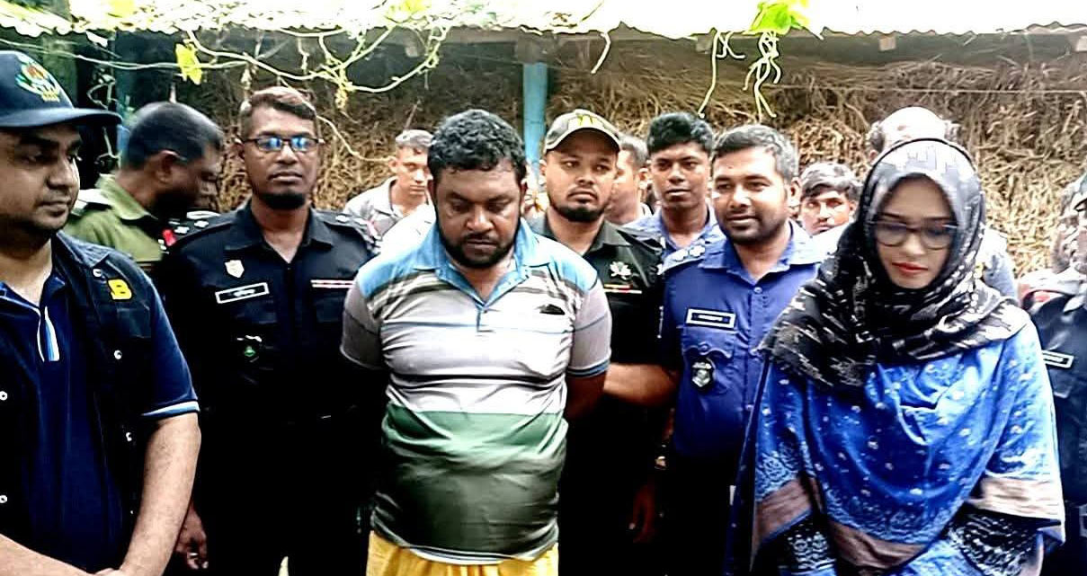 সাতক্ষীরায় নকল সার ও কীটনাশক তৈরির কারখানায় অভিযান, ব্যবসায়ীর কারাদণ্ড