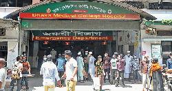 ঢামেকের জরুরি বিভাগের সামনে অজ্ঞাত ব্যক্তির মরদেহ উদ্ধার