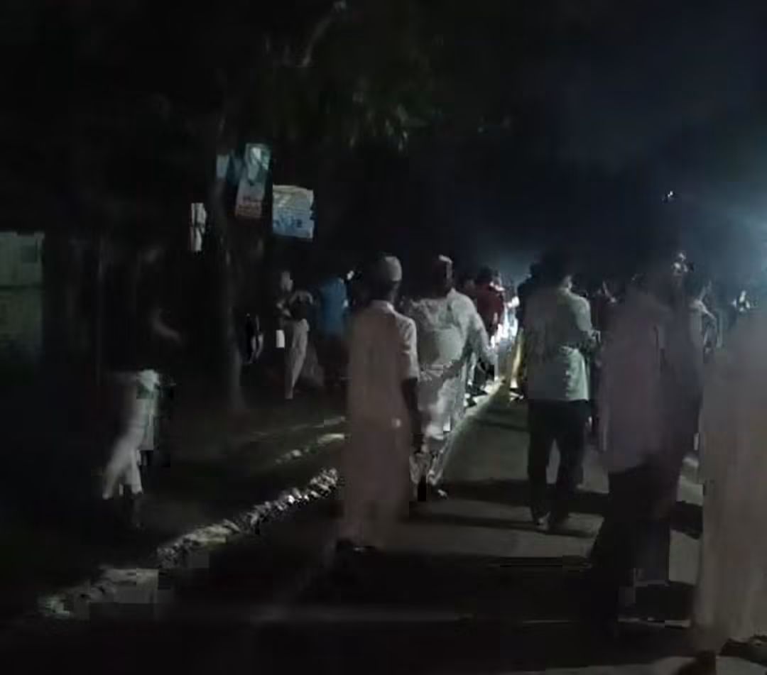 ফেসবুক পোস্টকে কেন্দ্র করে খুবির শিক্ষার্থী-এলাকাবাসীর ধাওয়া-পাল্টাধাওয়া