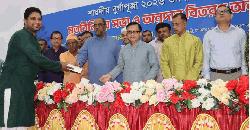 চট্টগ্রাম বন্দরের সক্ষমতা বাড়াতে চুক্তি করা হয়েছে: বাণিজ্যমন্ত্রী