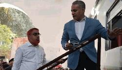 নিম্নমানের কাজ দেখে রেল মন্ত্রীর ক্ষোভ