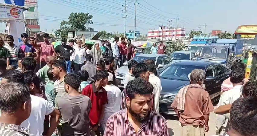 ভালুকায় বিরোধের জেরে মহাসড়ক অবরোধ