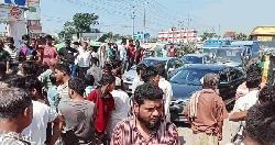 ভালুকায় বিরোধের জেরে মহাসড়ক অবরোধ