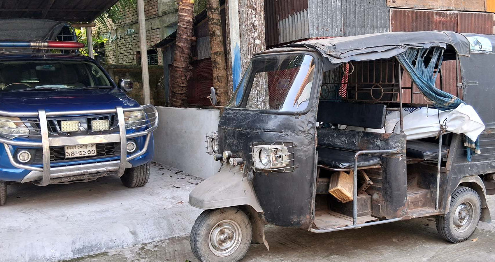 ফকিরহাটে নারীর ঝুলন্ত মরদেহ উদ্ধার