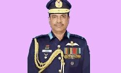 দুর্নীতির মামলায় বিমানবাহিনীর সাবেক প্রধান কাতারে গ্রেফতার