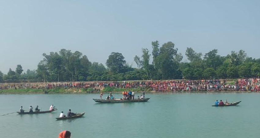 পুত্রবধূ ও দুই নাতনির সামনে নৌকাডুবিতে কৃষকের মৃত্যু